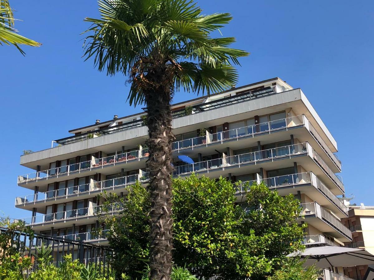 勒威诺Attico Palazzo Di Vetro公寓 外观 照片